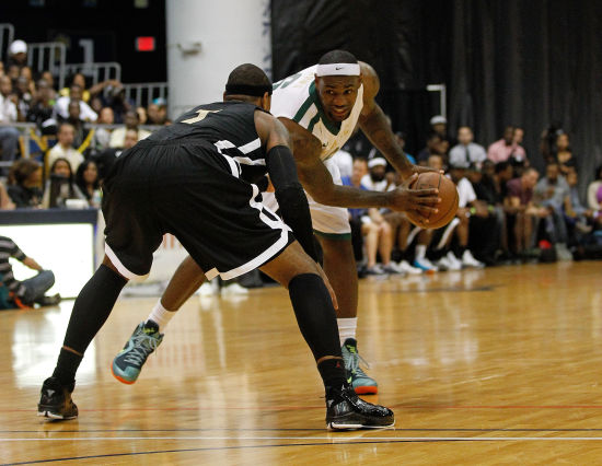 级羽毛球混 级羽毛球混